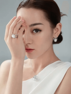 Tướng phụ nữ có bàn tay to